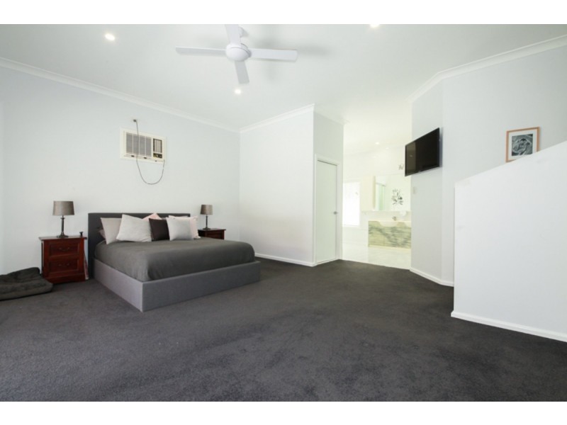 142 Country Crescent, Nerang QLD 4211