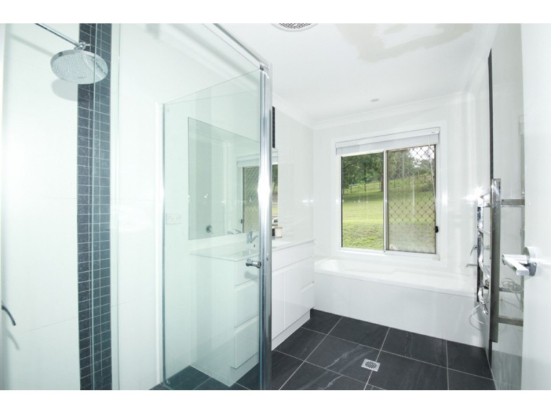 142 Country Crescent, Nerang QLD 4211