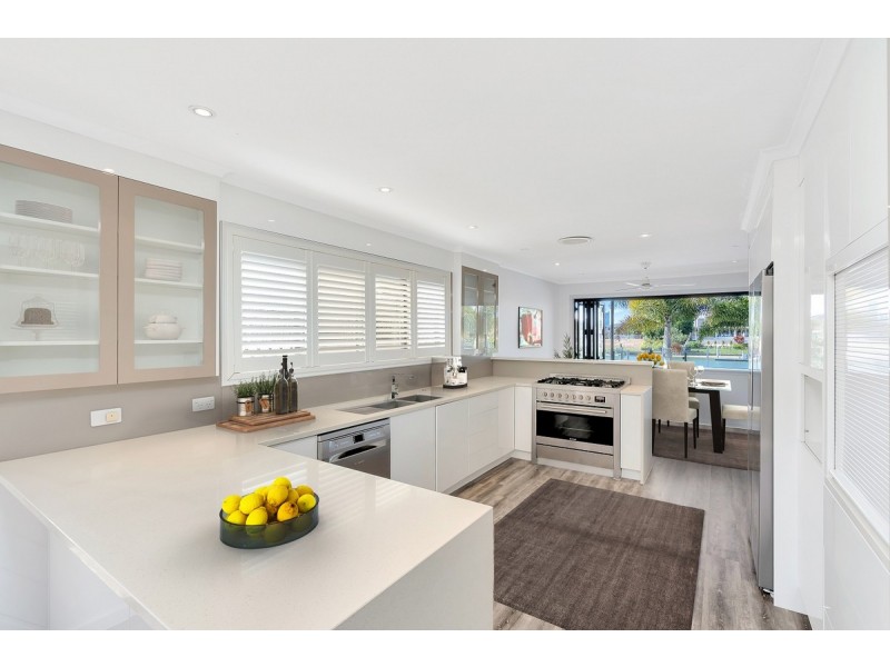 12 Witt Avenue, Carrara QLD 4211