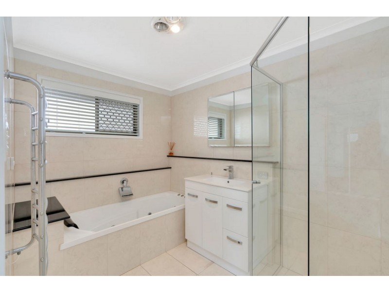 12 Witt Avenue, Carrara QLD 4211