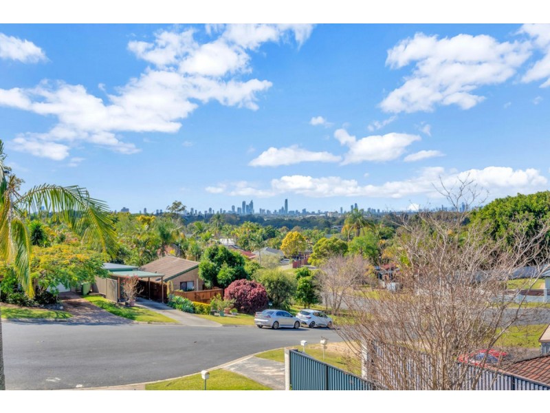 6 Toukley Court, Highland Park QLD 4211