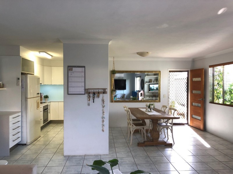 1/42 Oceanic Drive, Mermaid Waters QLD 4218