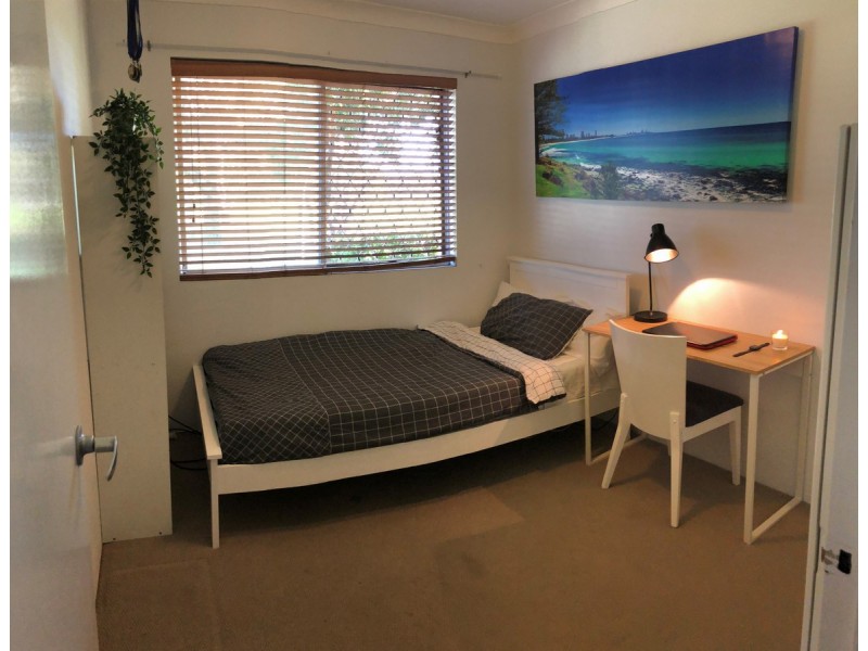 1/42 Oceanic Drive, Mermaid Waters QLD 4218