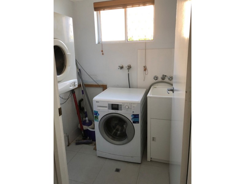 1/42 Oceanic Drive, Mermaid Waters QLD 4218