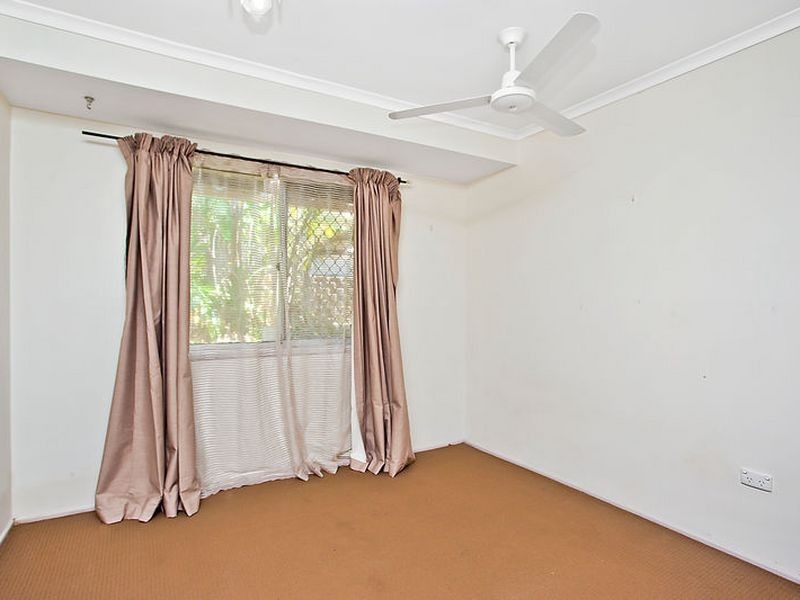 8 Treasure Court, Carrara QLD 4211