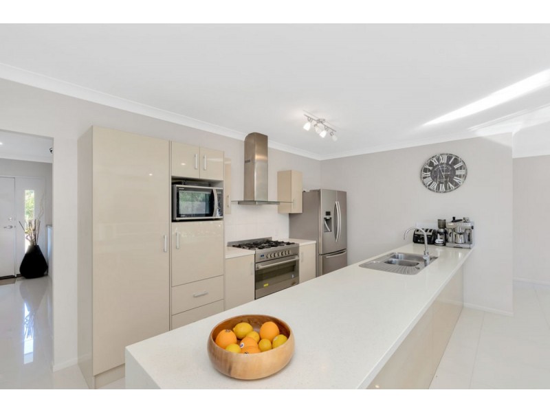 24 Jackaroo Crescent, Gilston QLD 4211