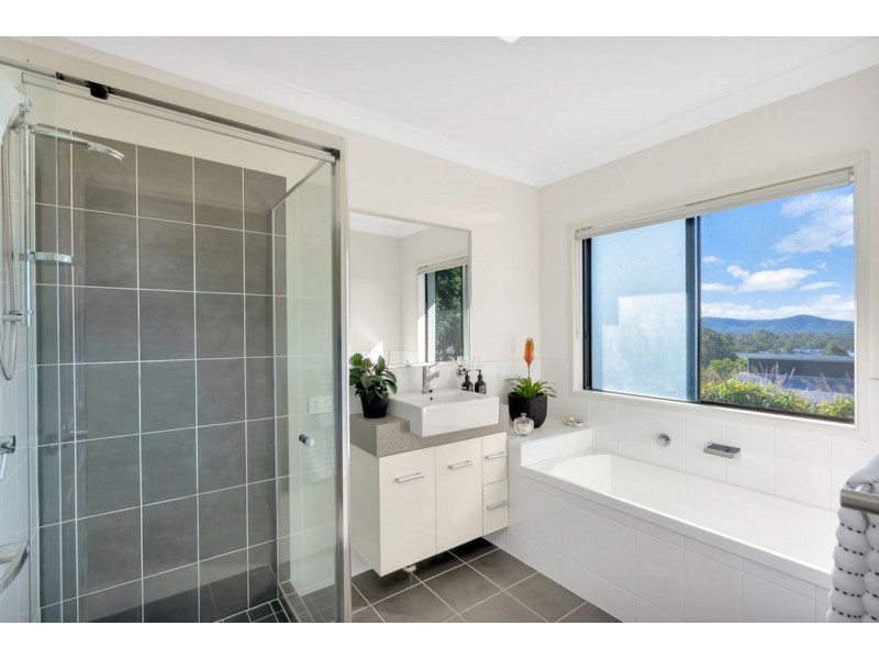 24 Jackaroo Crescent, Gilston QLD 4211