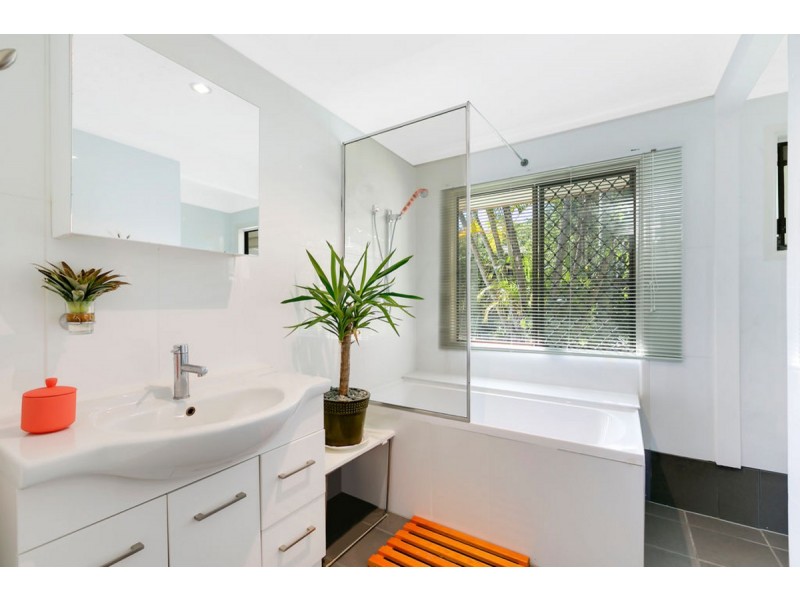 27 Yarrayne Road, Nerang QLD 4211