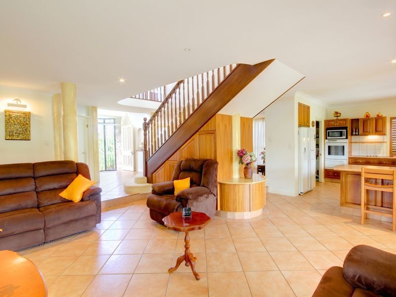 13 Ardrossan Place, Highland Park QLD 4211