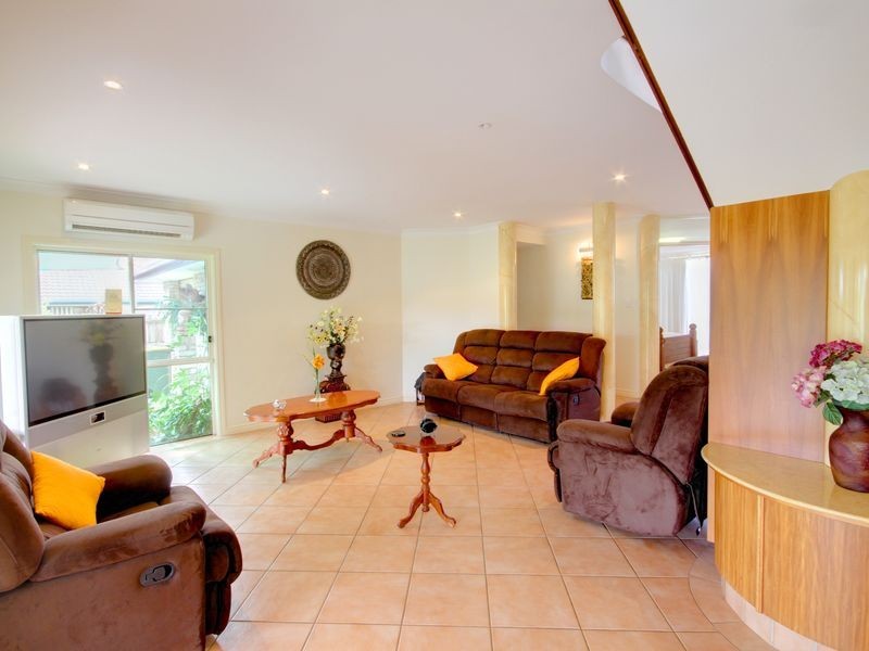 13 Ardrossan Place, Highland Park QLD 4211