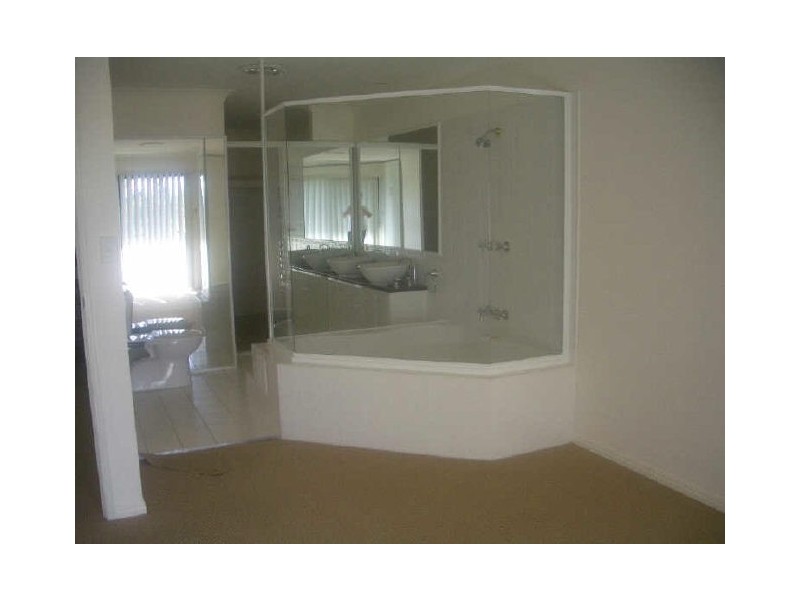 17/2 Ridgeline Way, Highland Park QLD 4211