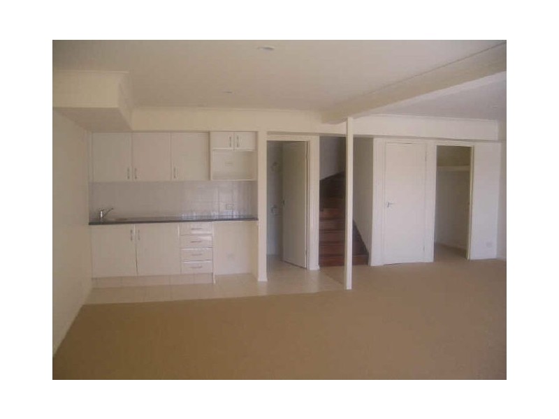 17/2 Ridgeline Way, Highland Park QLD 4211