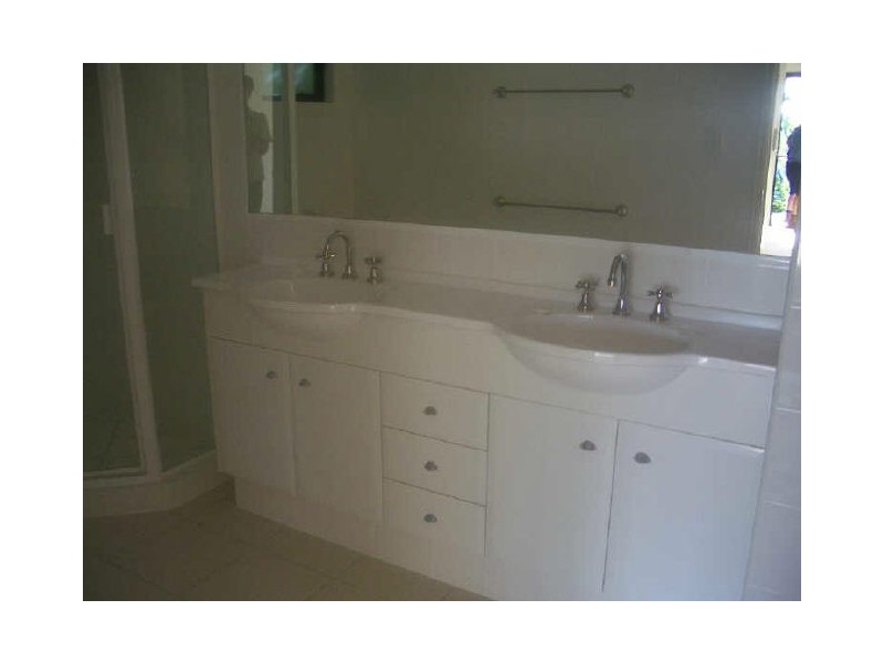 17/2 Ridgeline Way, Highland Park QLD 4211