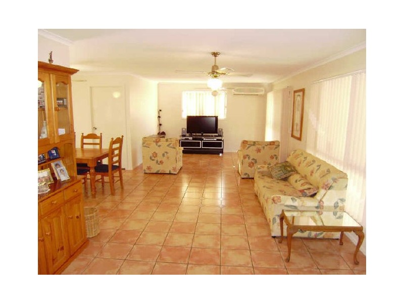 86 Alexander Drive, Highland Park QLD 4211