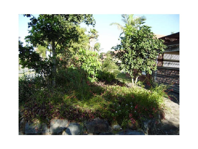 86 Alexander Drive, Highland Park QLD 4211