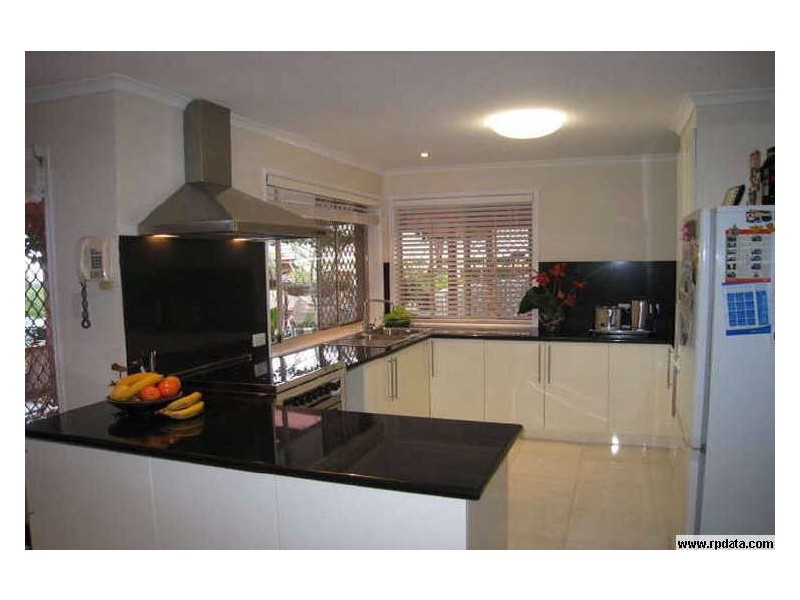 18 Trafalgar Street, Highland Park QLD 4211