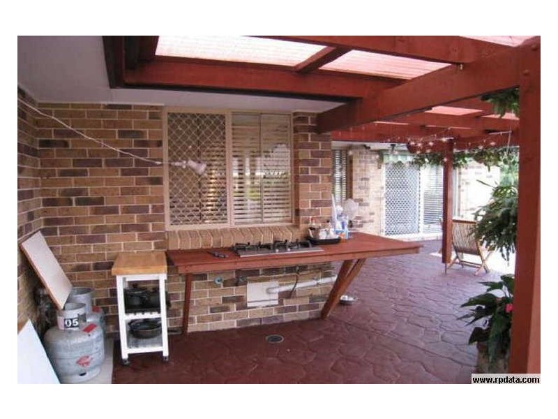 18 Trafalgar Street, Highland Park QLD 4211