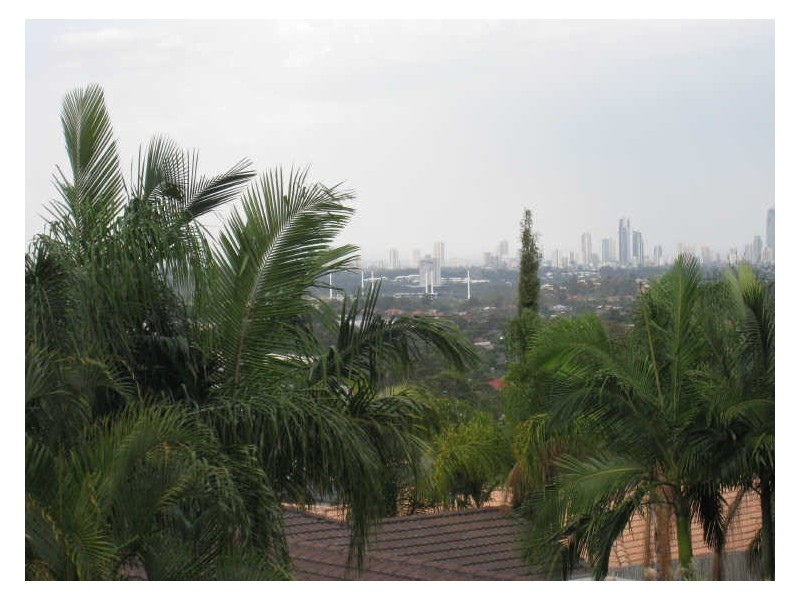 18 Trafalgar Street, Highland Park QLD 4211