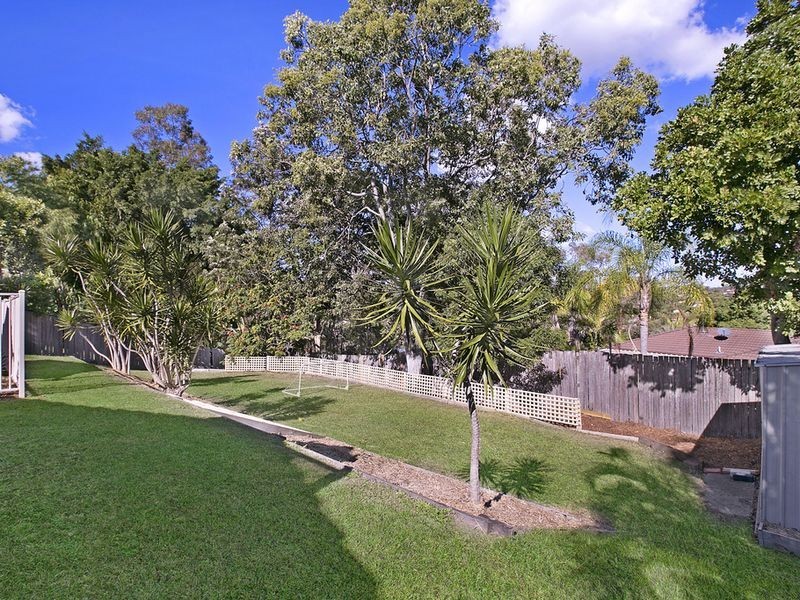 11 Issell Place, Highland Park QLD 4211