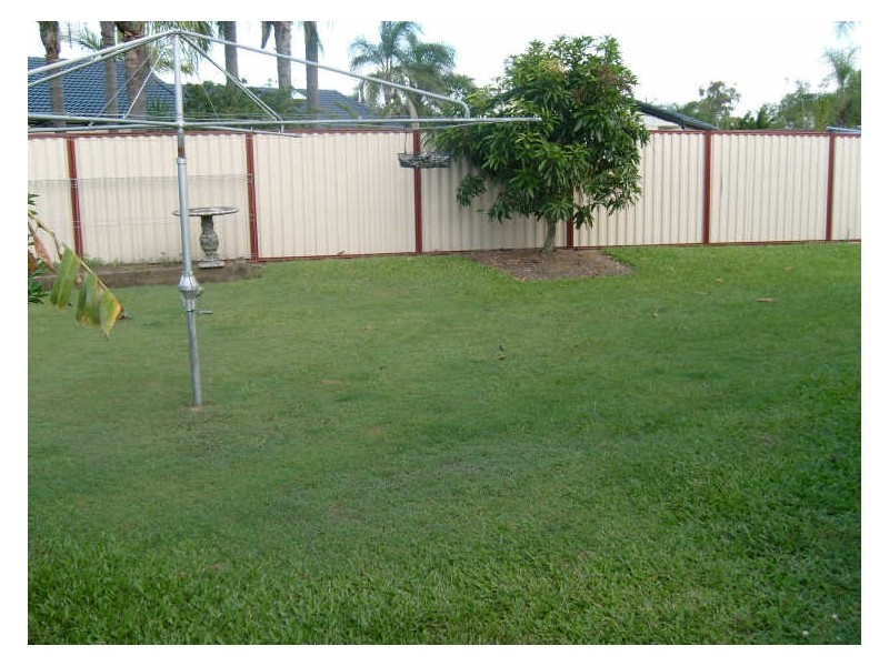 12 Issell Place, Highland Park QLD 4211
