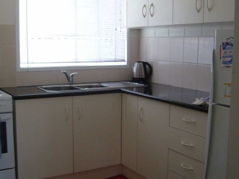 2/73 Price Street, Nerang QLD 4211