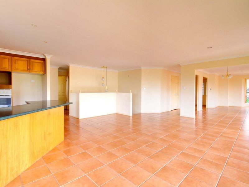 5 Regal Court, Highland Park QLD 4211