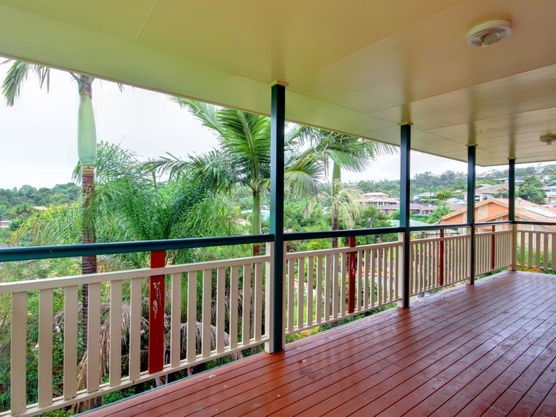 5 Regal Court, Highland Park QLD 4211