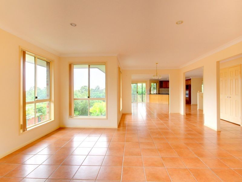 5 Regal Court, Highland Park QLD 4211