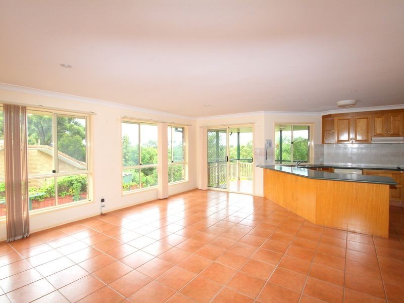 5 Regal Court, Highland Park QLD 4211