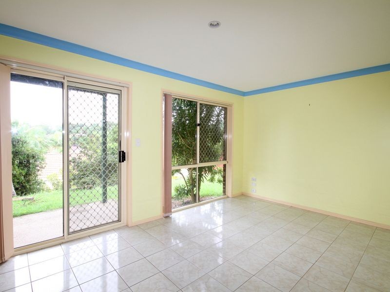 5 Regal Court, Highland Park QLD 4211