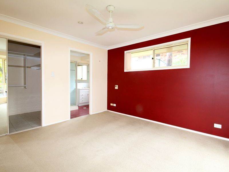 5 Regal Court, Highland Park QLD 4211