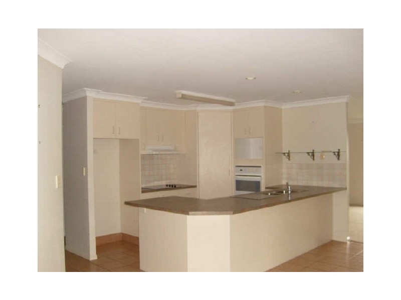33 Glengarry Close, Highland Park QLD 4211