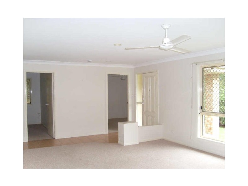 33 Glengarry Close, Highland Park QLD 4211