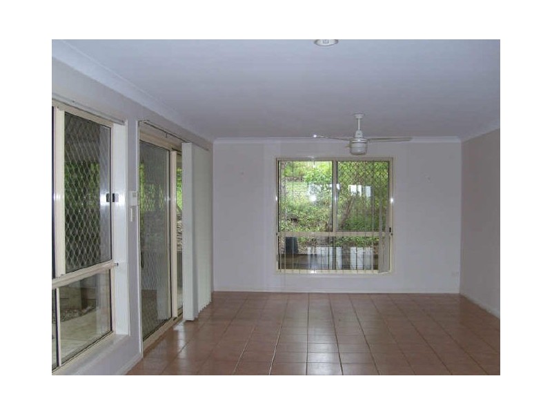 33 Glengarry Close, Highland Park QLD 4211