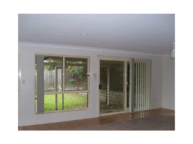 33 Glengarry Close, Highland Park QLD 4211
