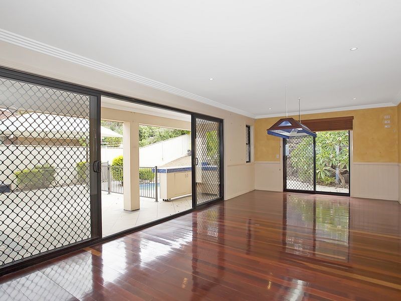 4 Galleria Court, Highland Park QLD 4211