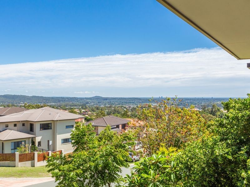 2/68 Kincaid Drive, Highland Park QLD 4211