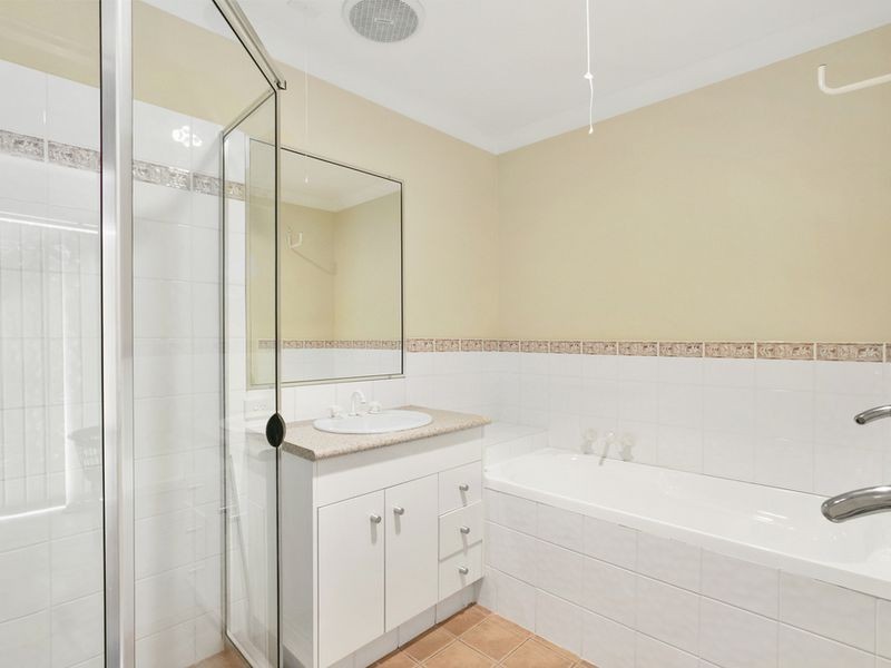 2/68 Kincaid Drive, Highland Park QLD 4211