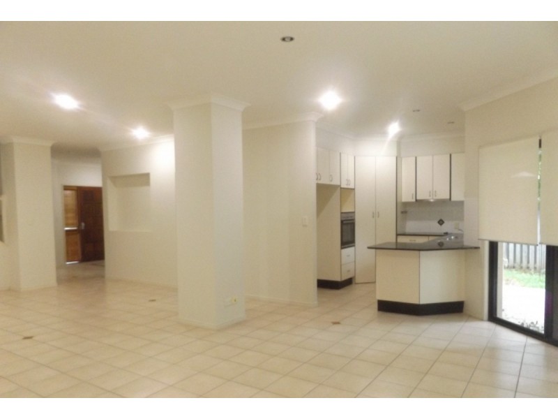 1/25 Riverwood Drive, Ashmore QLD 4214