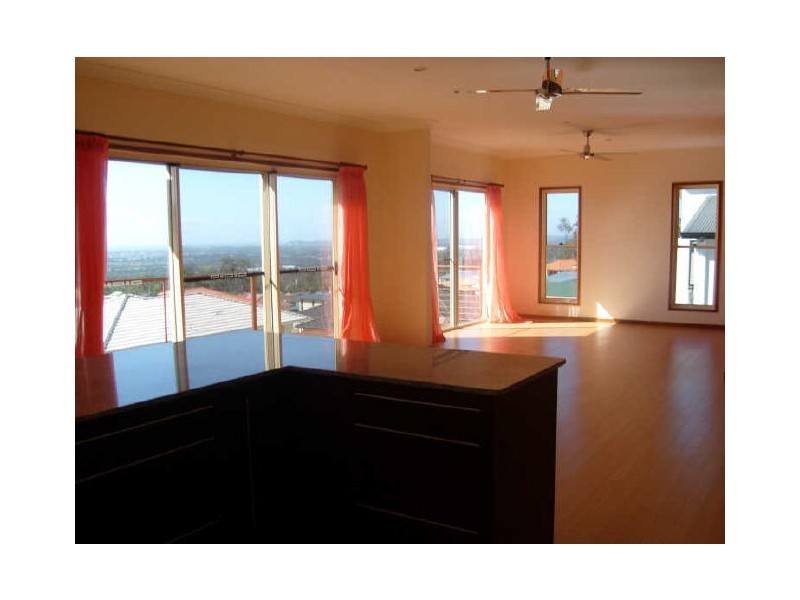 7 Chevron Rise, Highland Park QLD 4211