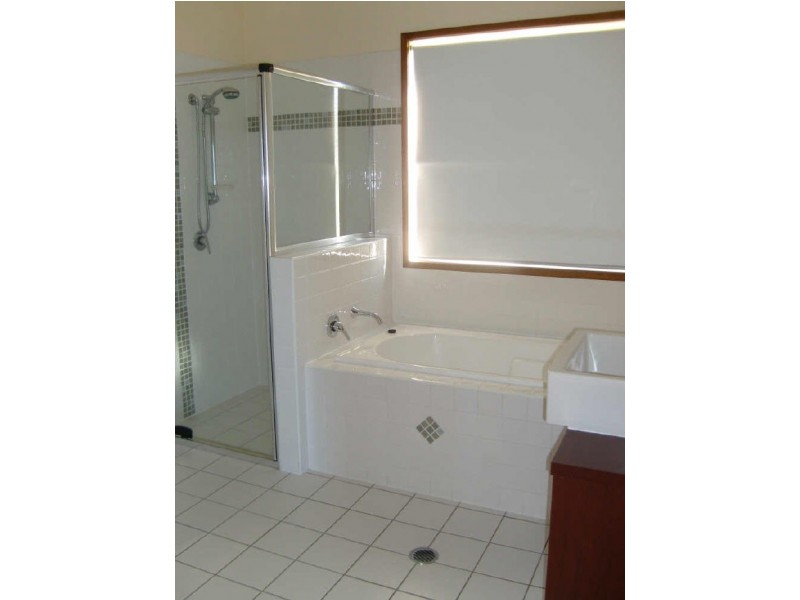 7 Chevron Rise, Highland Park QLD 4211