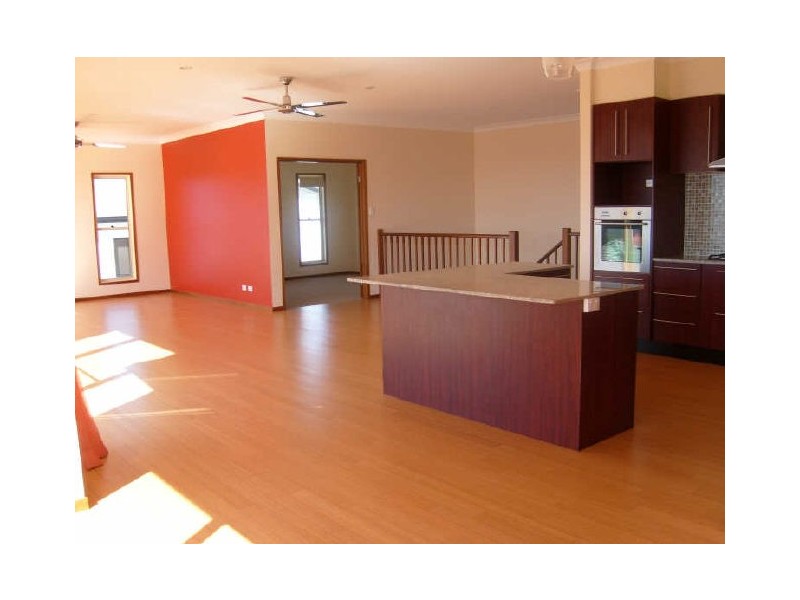 7 Chevron Rise, Highland Park QLD 4211