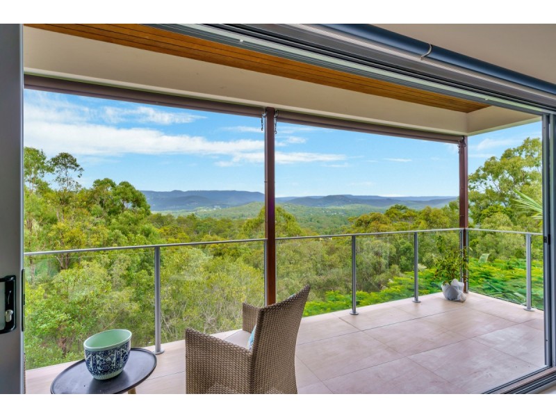 52 Tara Vista Boulevard, Highland Park QLD 4211