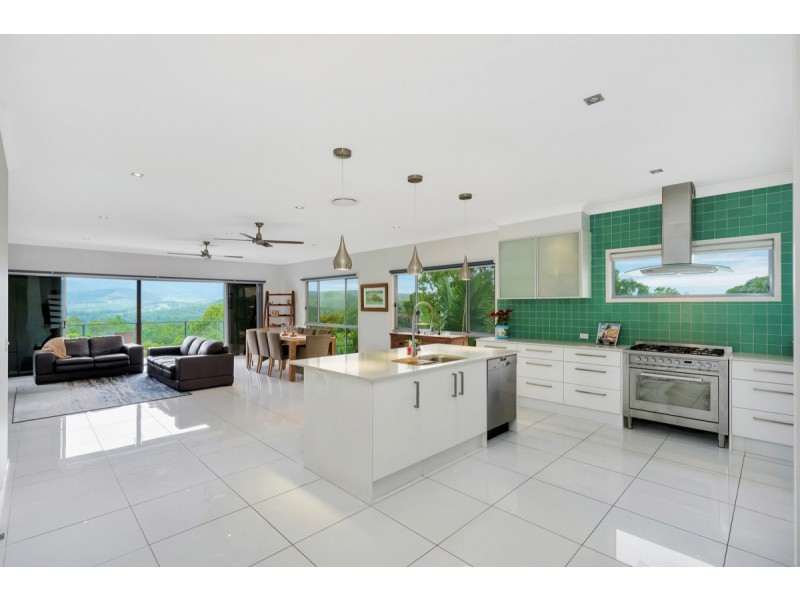 52 Tara Vista Boulevard, Highland Park QLD 4211