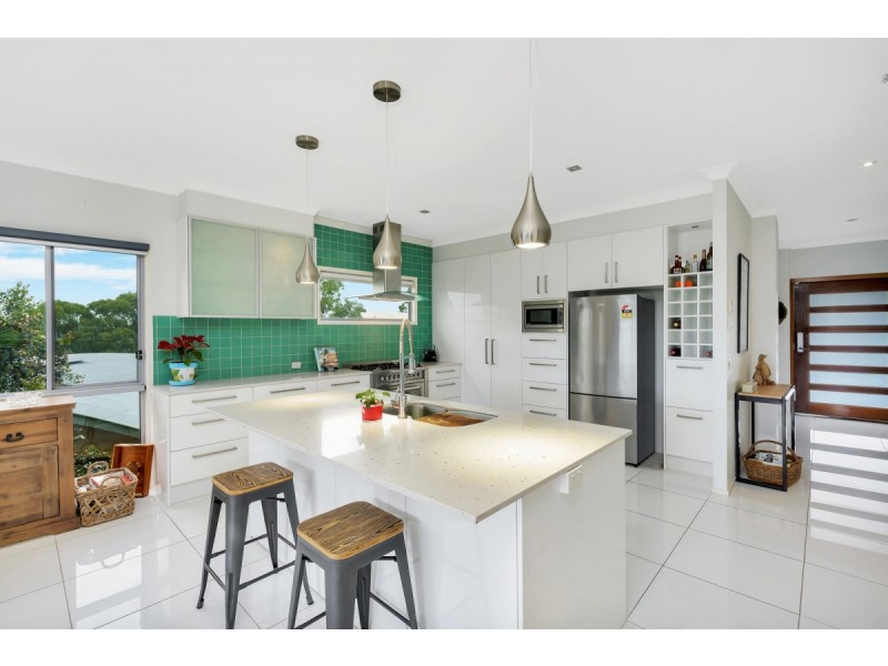 52 Tara Vista Boulevard, Highland Park QLD 4211