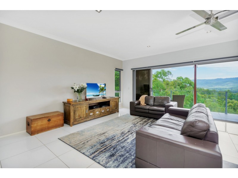 52 Tara Vista Boulevard, Highland Park QLD 4211