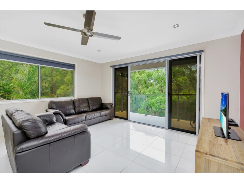 52 Tara Vista Boulevard, Highland Park QLD 4211