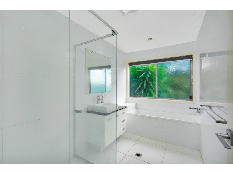 52 Tara Vista Boulevard, Highland Park QLD 4211