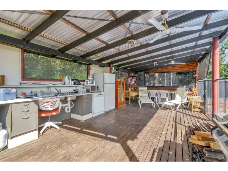 16 Stonehaven Place, Highland Park QLD 4211