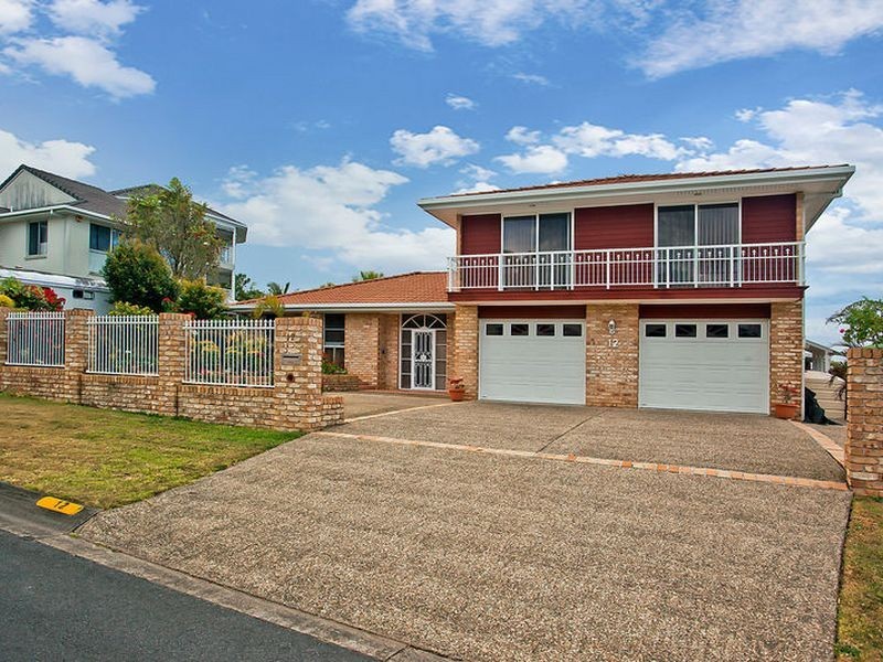 12 Trafalgar Street, Highland Park QLD 4211